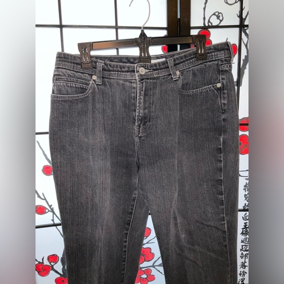 Womens Chicos Platinum Denim Sz 1 Short Black Washed Denim Stretch Jeans - Picture 2 of 9